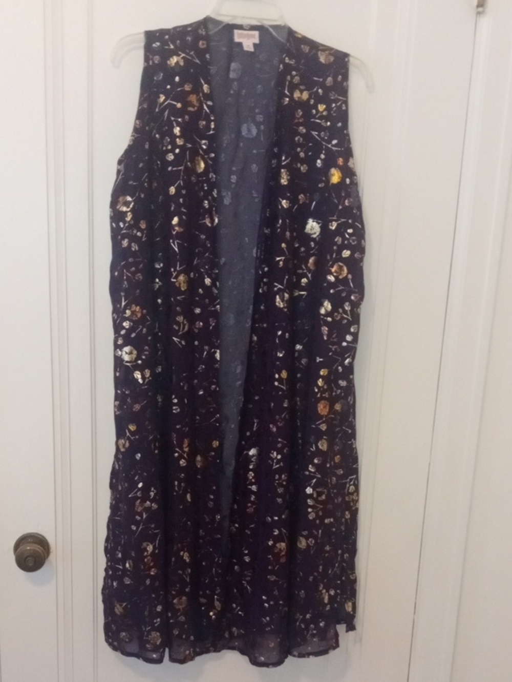 women med sleeveless duster LulaRoe, purple metallic print